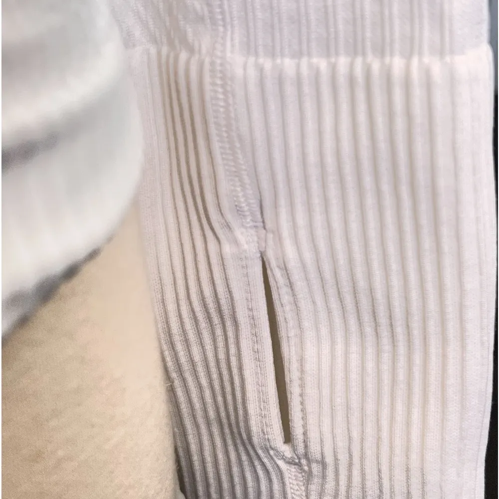 Lululemon white REST LESS PULLOVER - Image 4