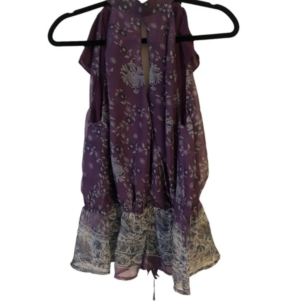 ARK & CO FLORAL PURPLE SLEEVELESS OPEN BACK PEPLUM V NECK RUFFLE DETAIL TOP S - Image 2