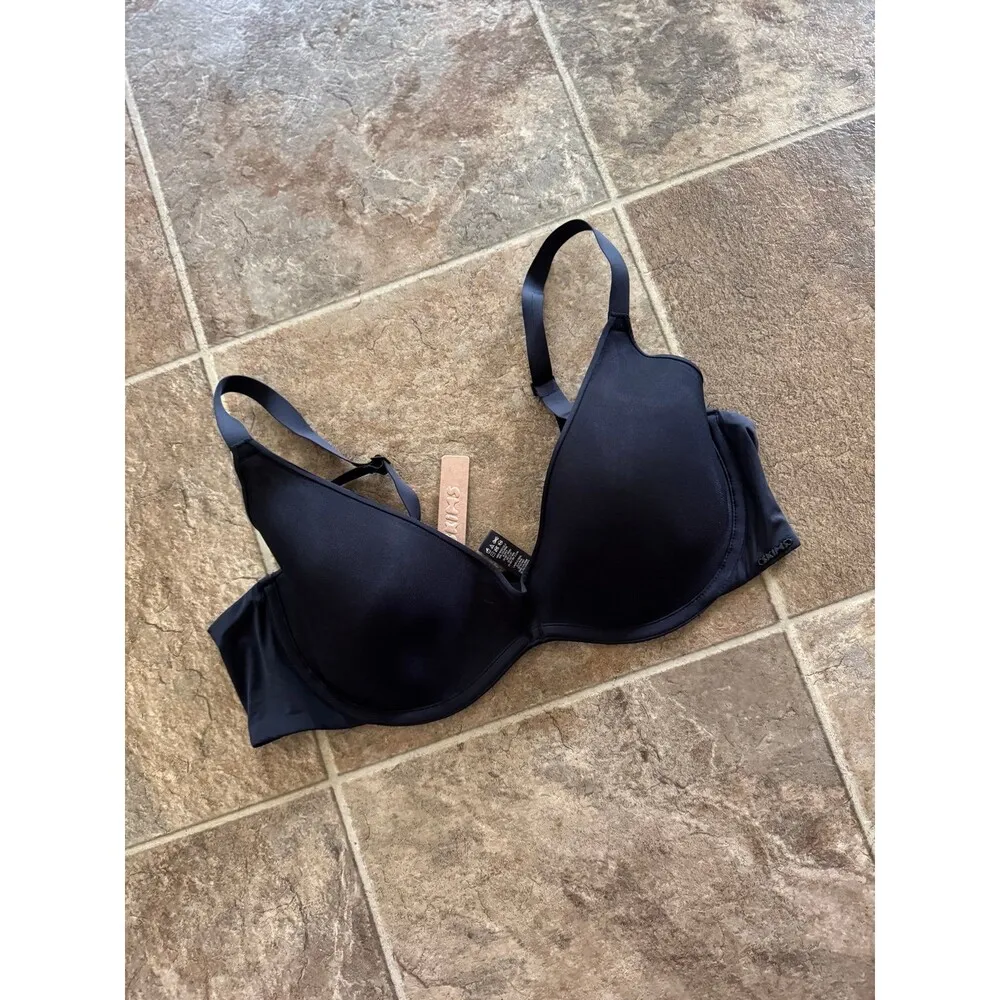 Skims Weightless Scoop Bra Onyx Size 40B - Image 4