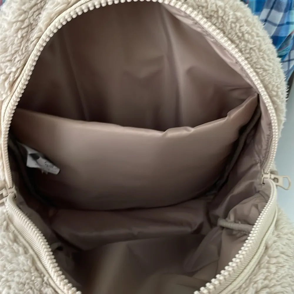 Eddie Bauer Oatmeal Sherpa Full-size backpack - Image 6