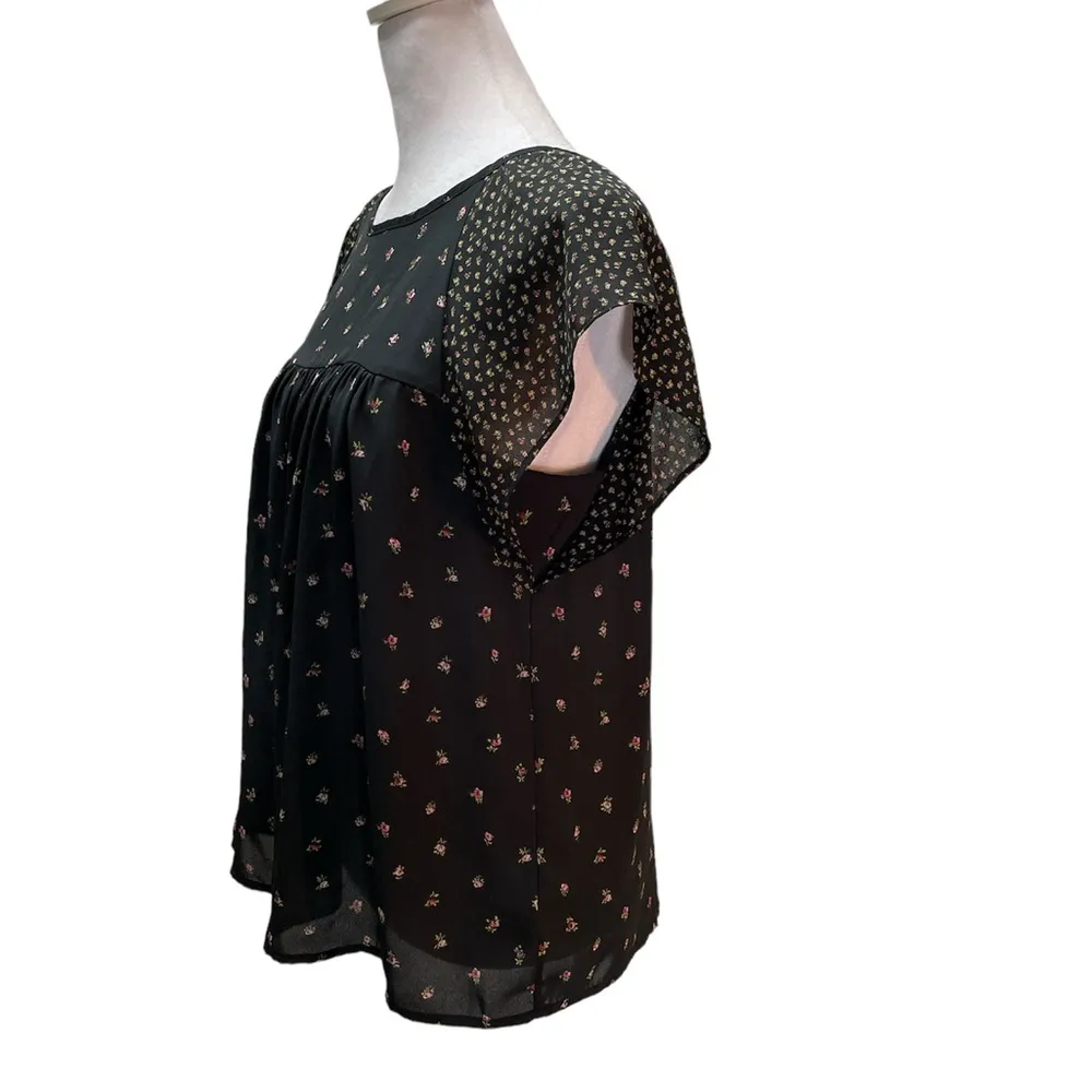 Black with Floral Print Sheer Short Sleeve Loose Fit Women's Blouse Size XSP - Image 2
