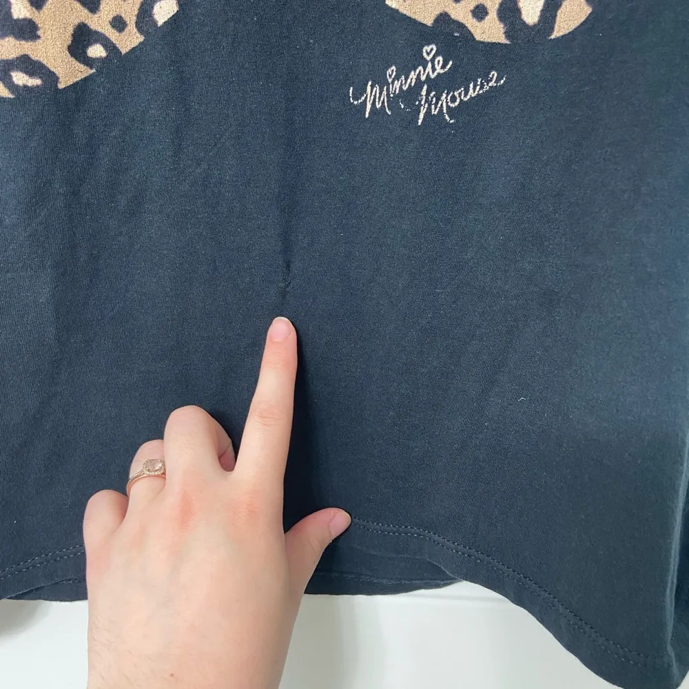 Disney Port & Company women’s black goldish brown Minnie Mouse bow tshirt V - Image 6