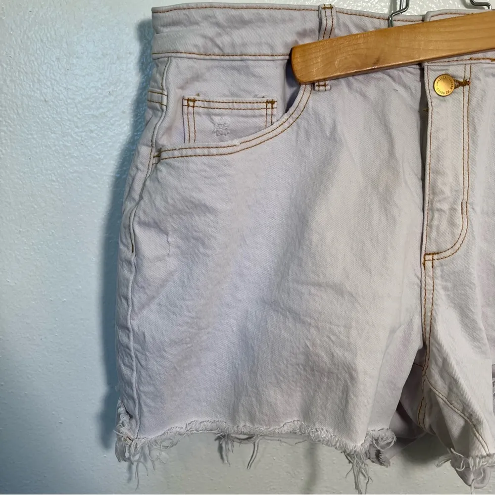 Universal Thread High-Rise Vintage Midi Jean Shorts - Image 3