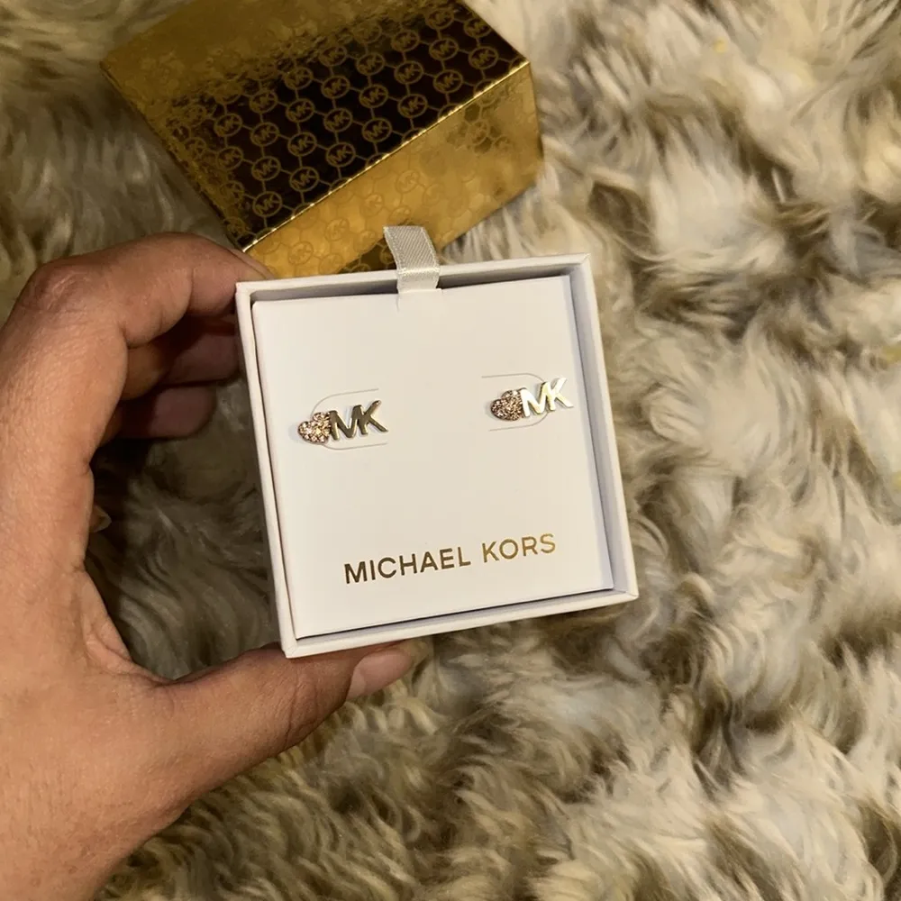 MICHAEL KORS Pave Heart Logo
Stud Earrings in silver and gold nwt - Image 2