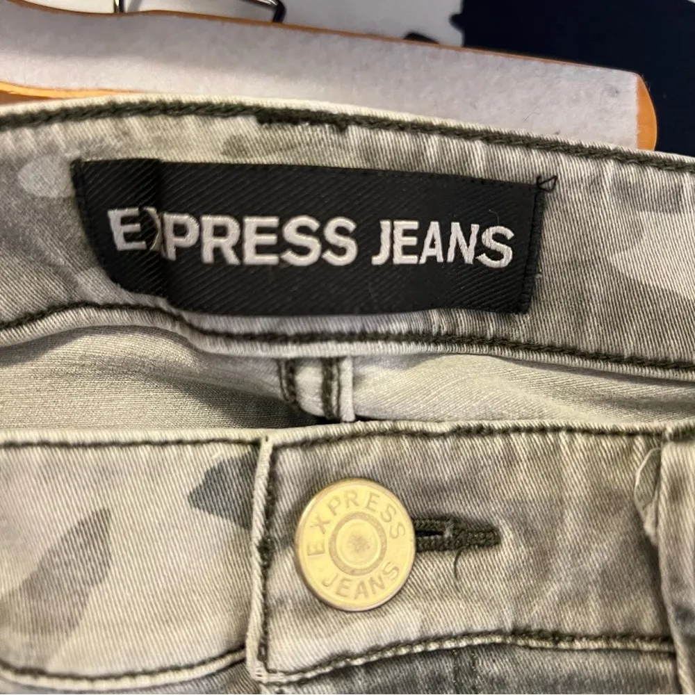 Express Jeans Ankle Jegging Faded Camo Mid-Rise 4R - Image 14