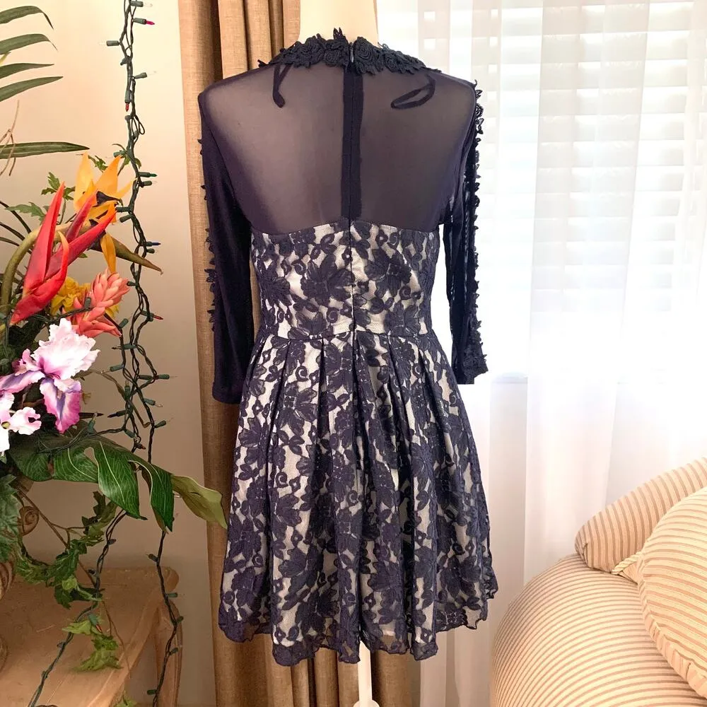 NEW Chi Chi London Sweetheart Neckline Mesh Lace Mini Dress - Image 8