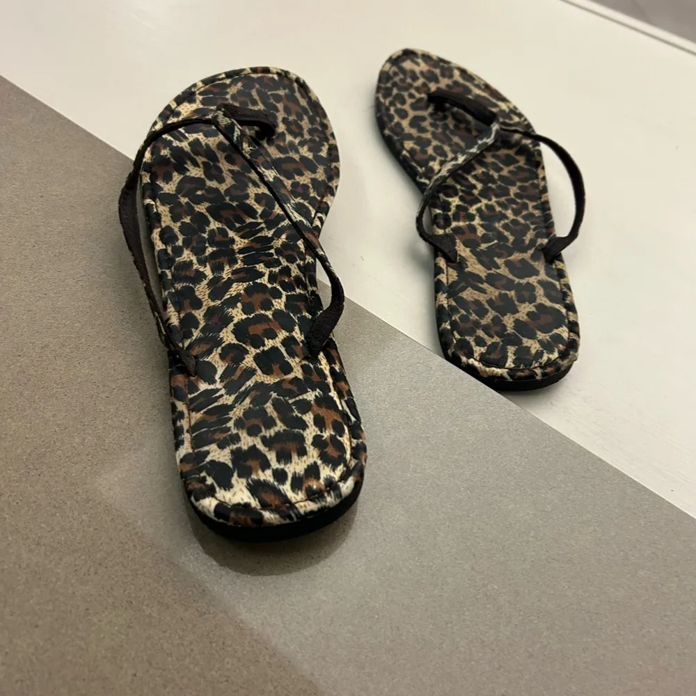 Flip flops Leopard Print Flip Flops Brown Size 11 - Image 5