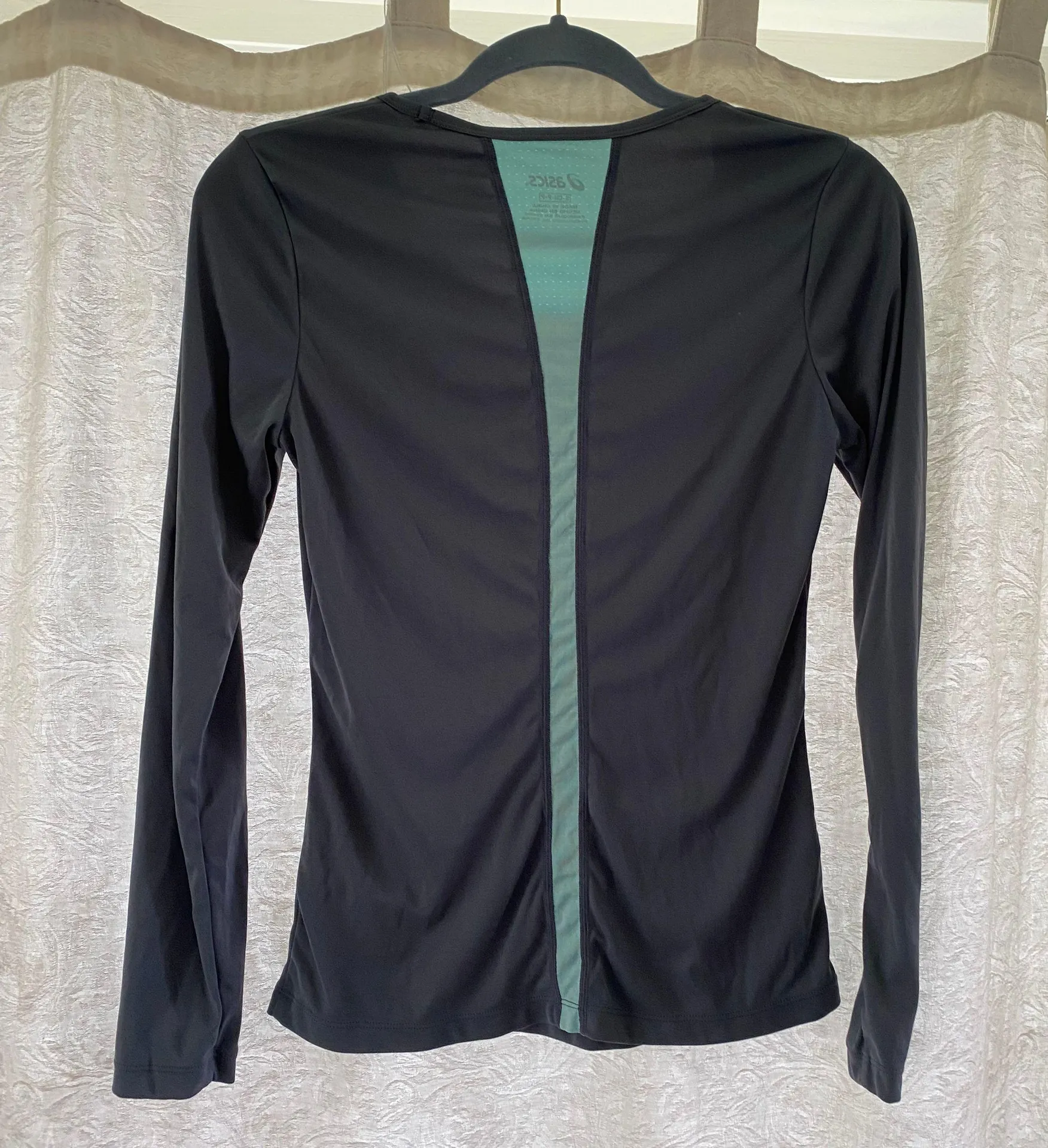 ASICS Long Sleeved Workout Top - Image 2