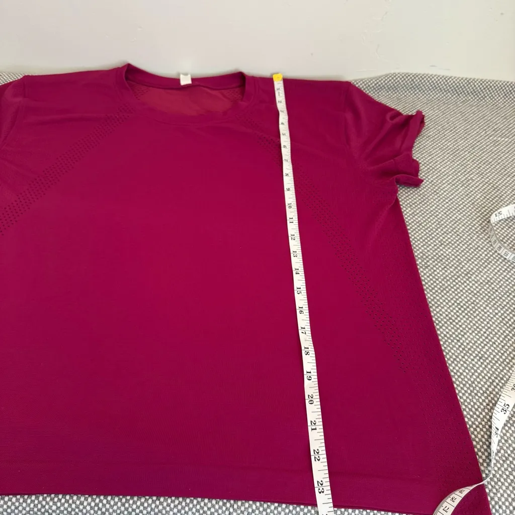 Lululemon Train to Be Short-Sleeve Shirt Sz 12 Magenta Purple Perforated - Image 9