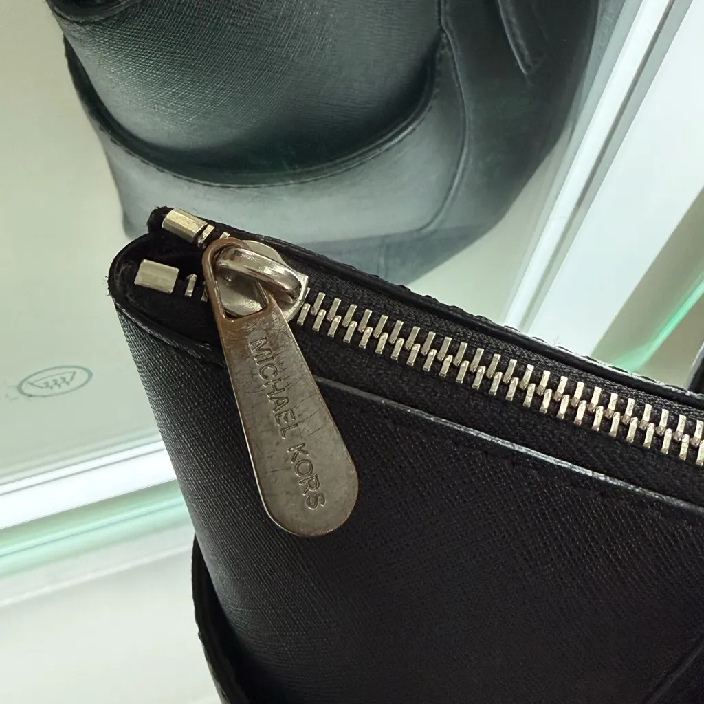 Michael Kors Jet Set Black Tote Bag - Image 5