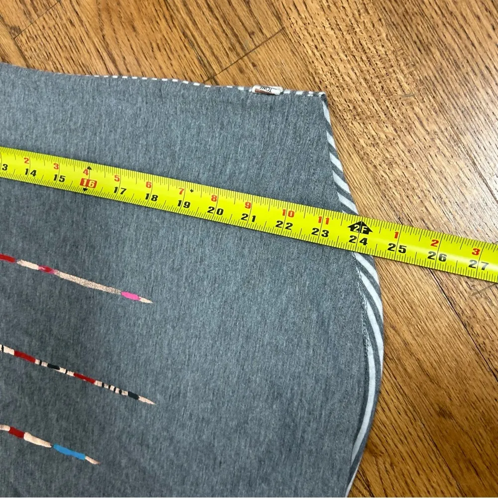 TOMS | Three Arrowhead Boho Graphic VNeck Tee Shirt Size M - Image 10