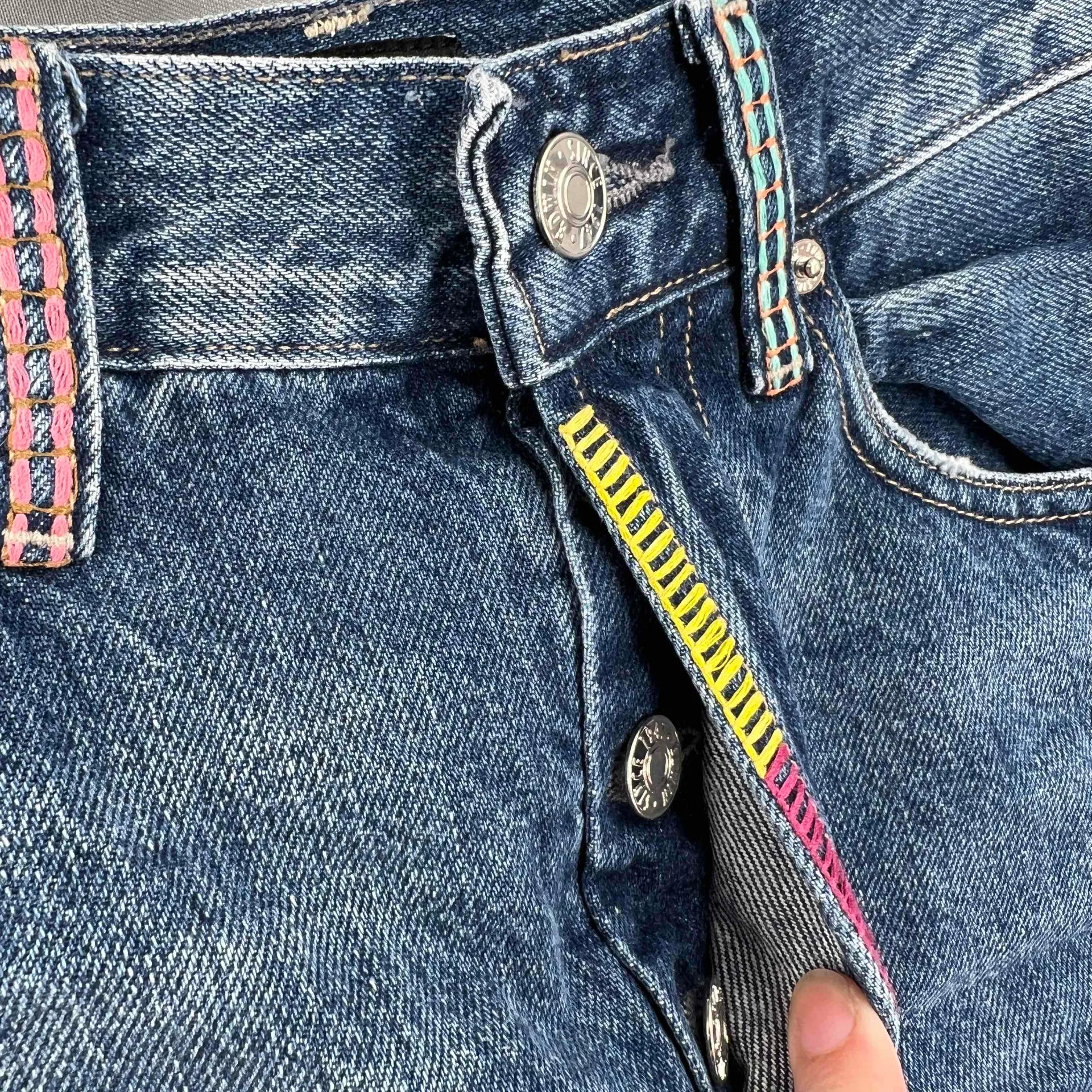 Edwin Cutoff Jean Shorts Rainbow Stiching Blue Frayed Denim Womens 24‎ New - Image 3