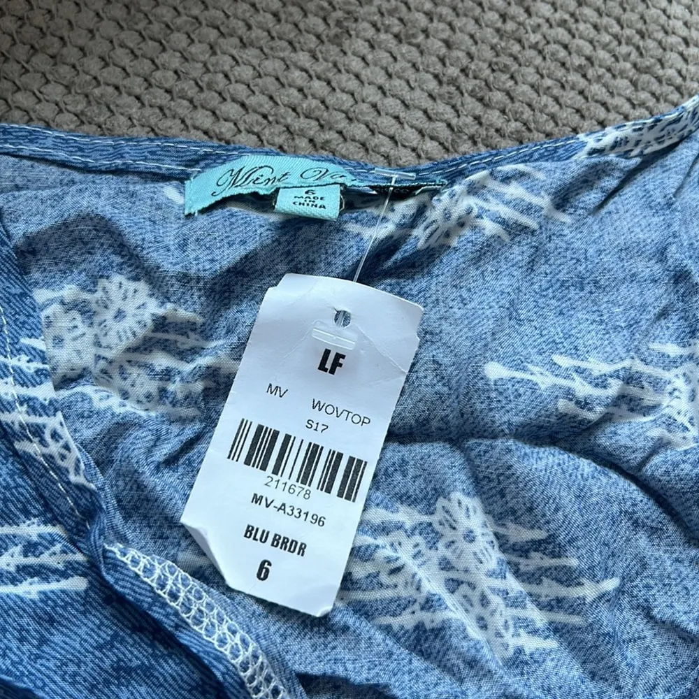 NWT LF tie dye print blue wrap crop top - Image 7
