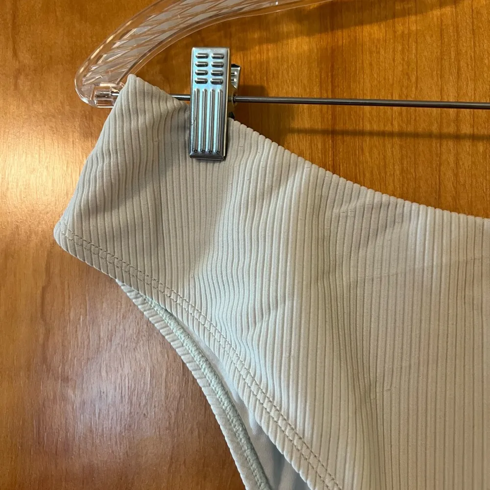 Essence Low Rise Bikini Bottom Swim Oyster White NWT Size XL - Image 3