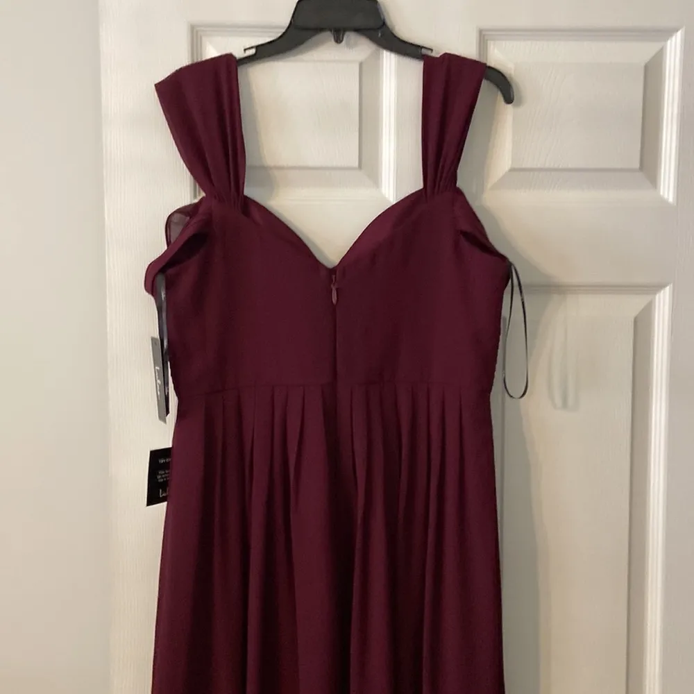 Very Elegant Lulus, worn once, tags are gone now. size L burgundy color long 59” - Image 8
