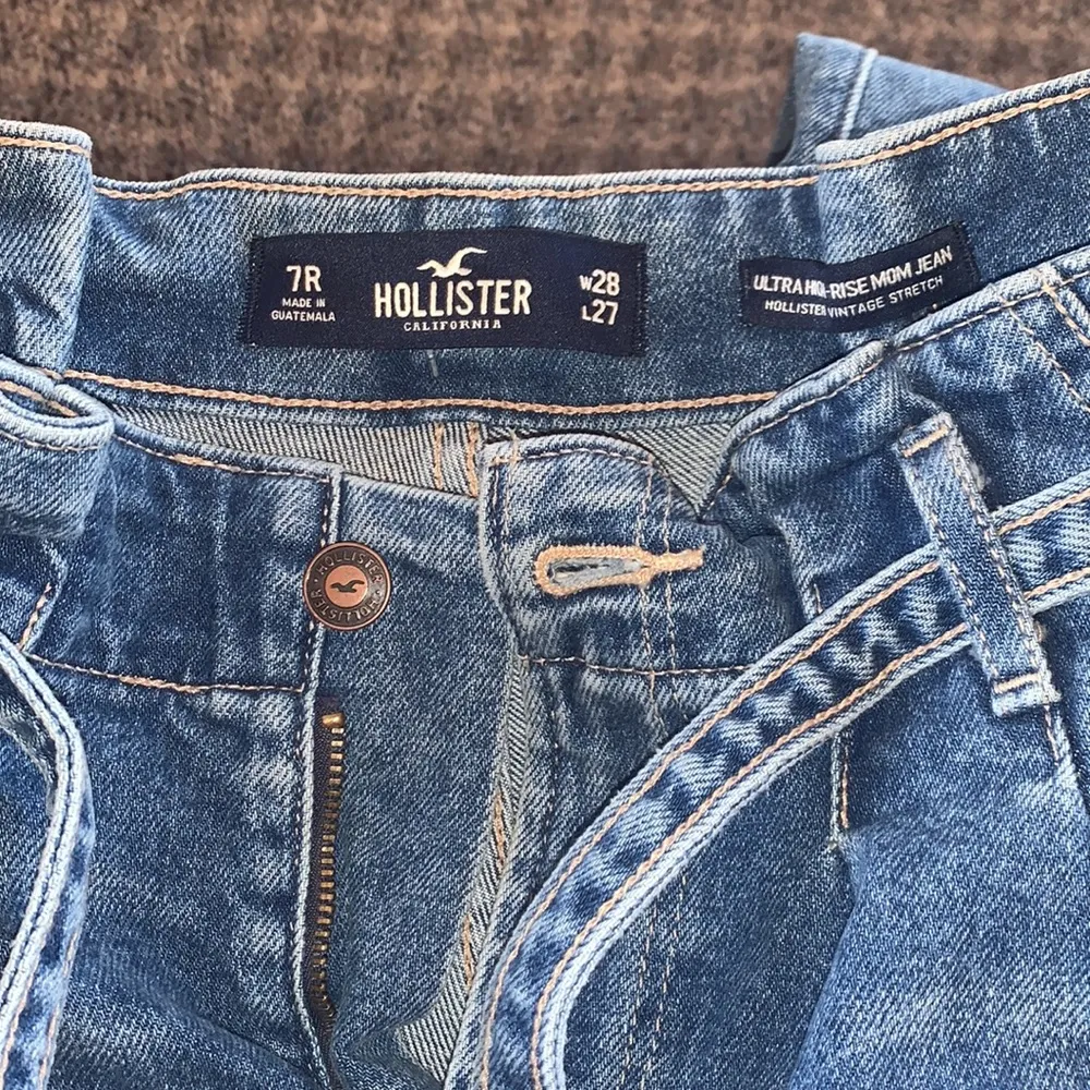 Hollister Mom Jeans - Image 3