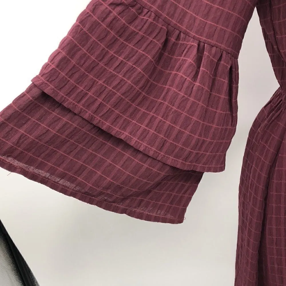 Doe & Rae maroon textured double bell sleeve dress - Image 4
