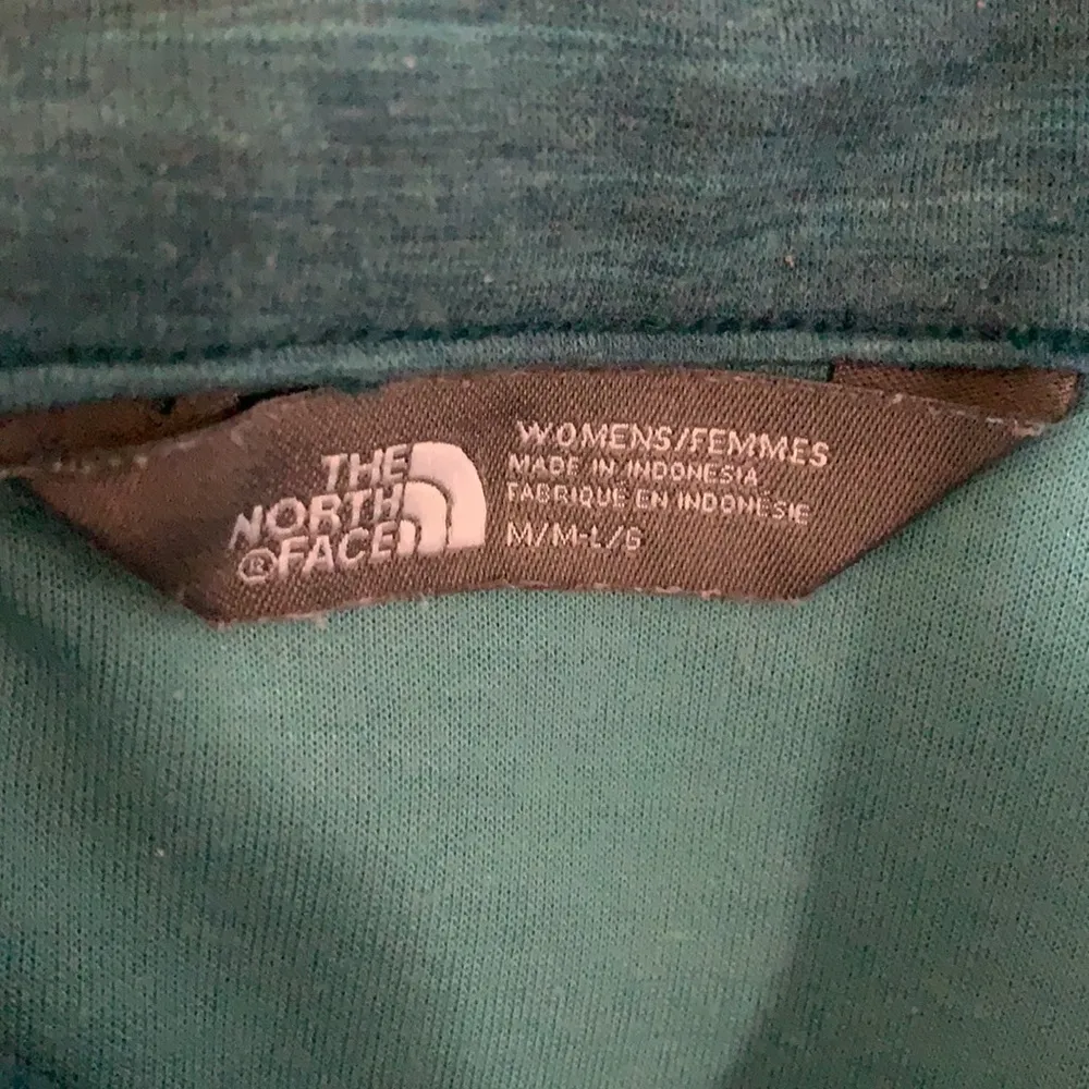 The North Face TNF pullover sweatshirt medium large blue turtleneck shirt top - Image 9