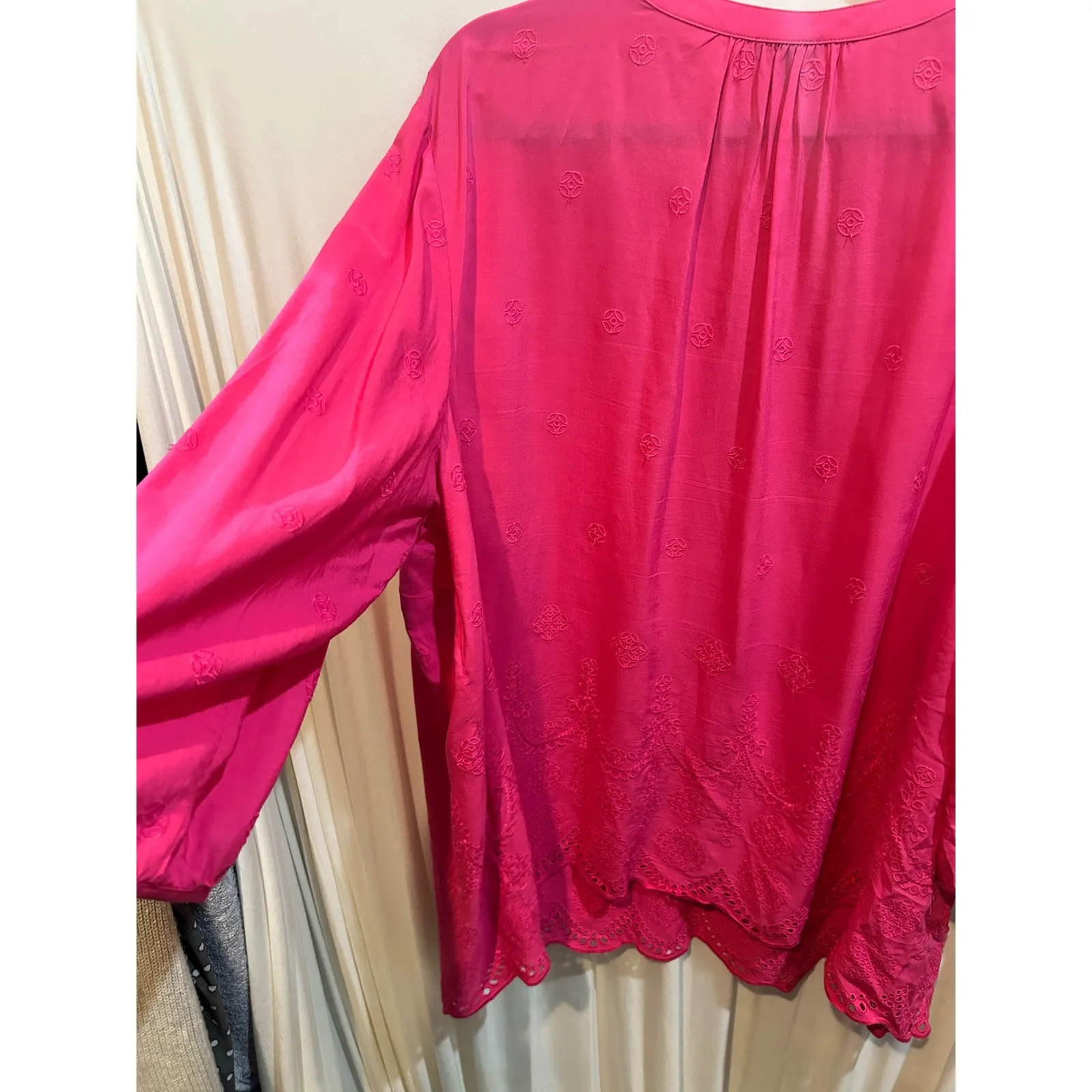 Talbots Woman Pink Embroidered 3/4 Sleeve‎ V-Neck Top Blouse Plus Size 3X - Image 6