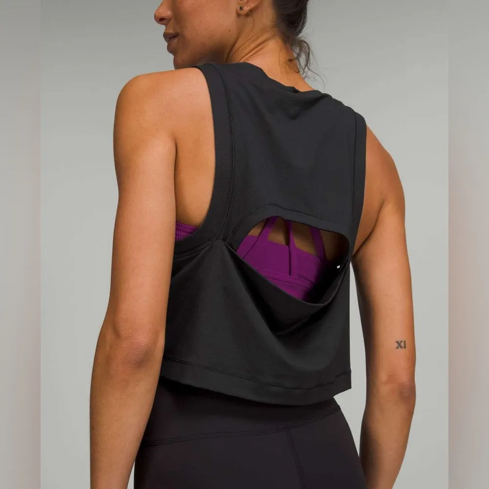 Lululemon Open-Back Cropped Training Tank Top - Black - 8 - Image 4
