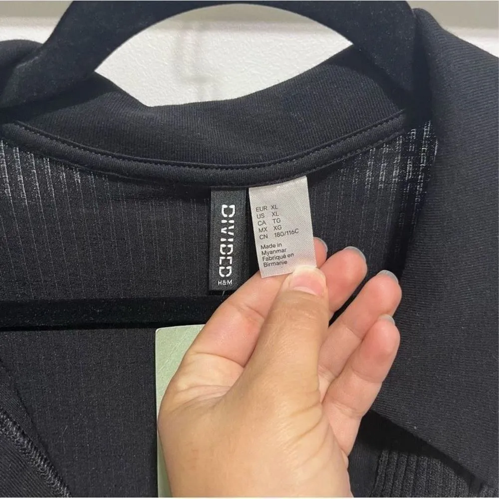 New H&M Divided Long Sleeve Ribbed Collared Cropped Top Sz XL Black - Image 7