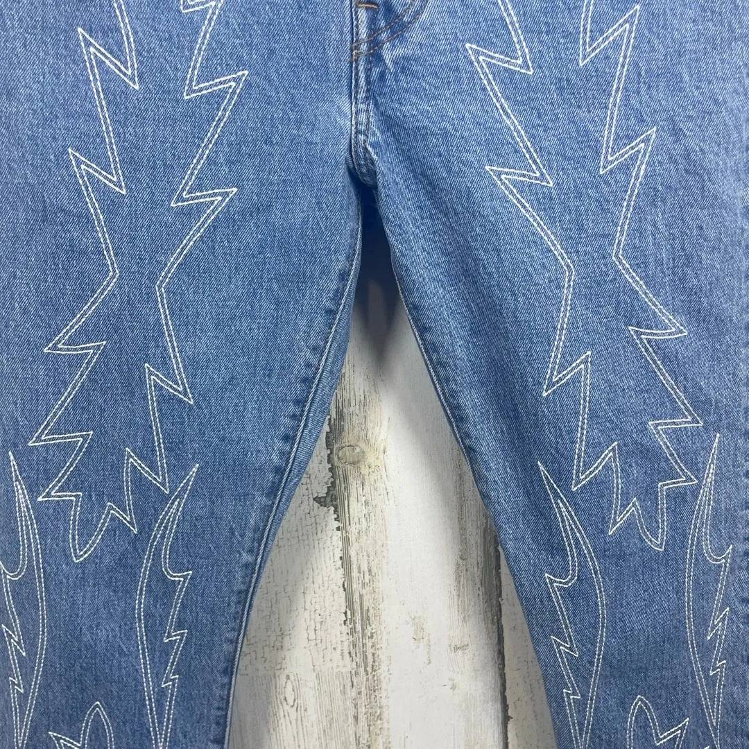 Levis 501 Embroidered Jeans size 26x30 Del Norte Medium Wash Flames Western - Image 5
