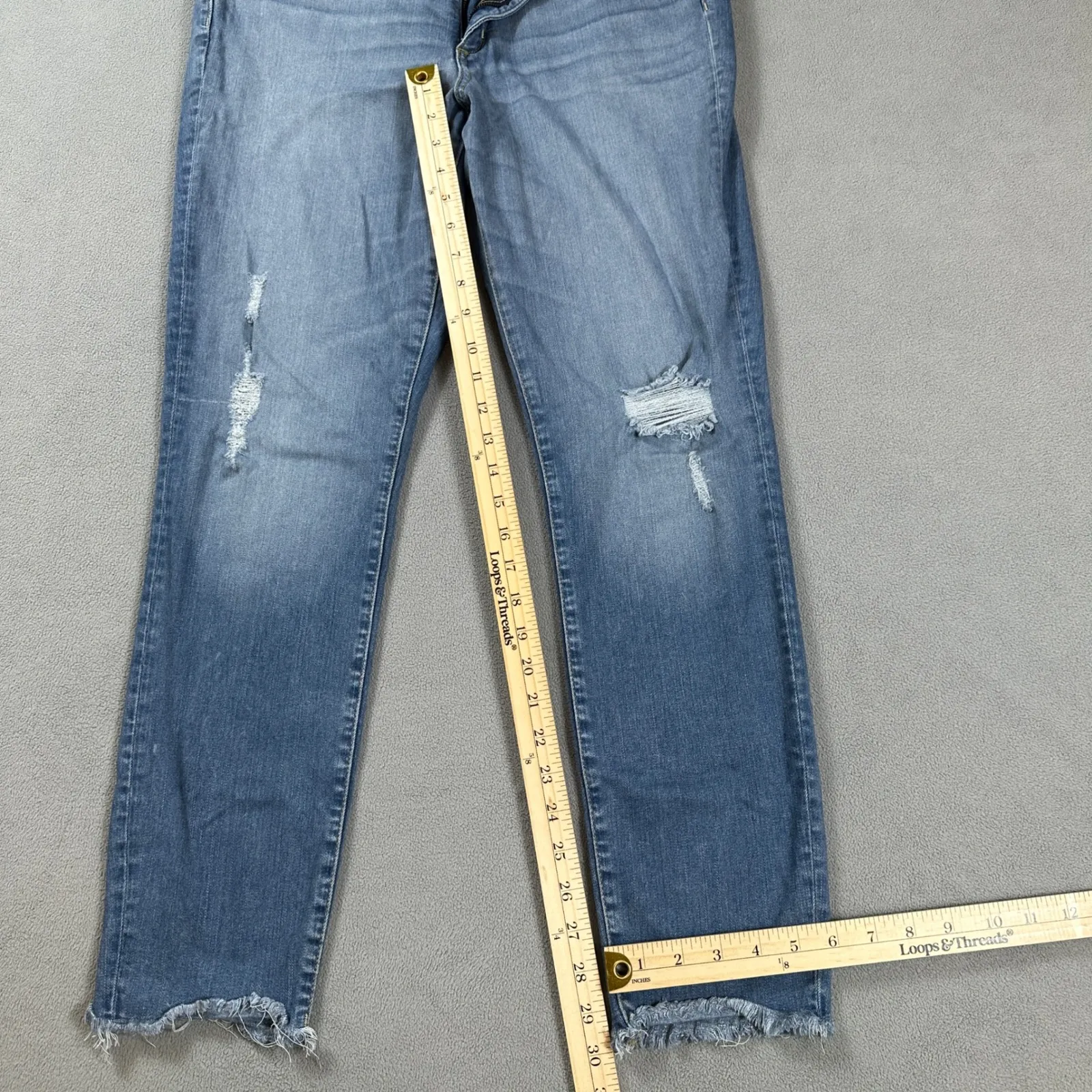 Universal Thread Womens Jeans 14 32R Mid Rise Skinny Distressed Frayed Hem Light - Image 4