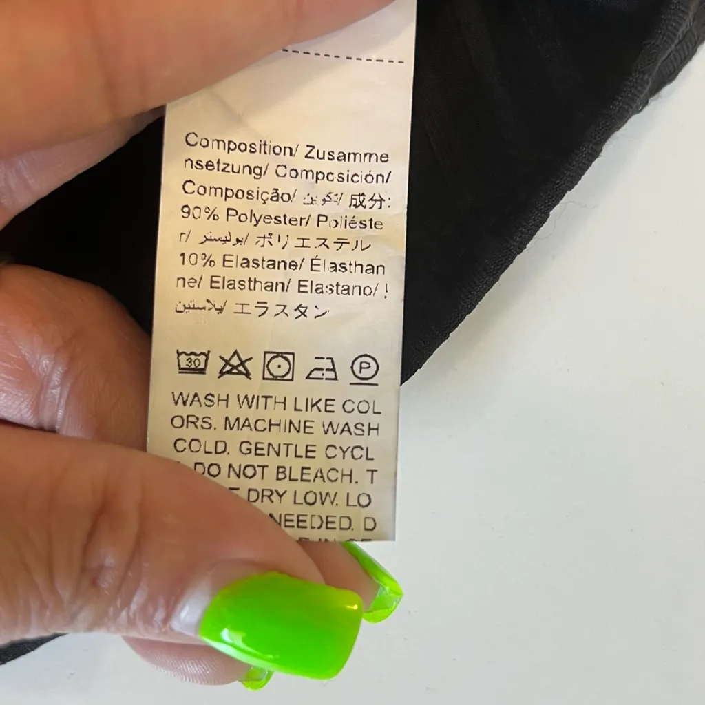 Chic Black and White Short Sleeve Women's Top Size L - Image 5