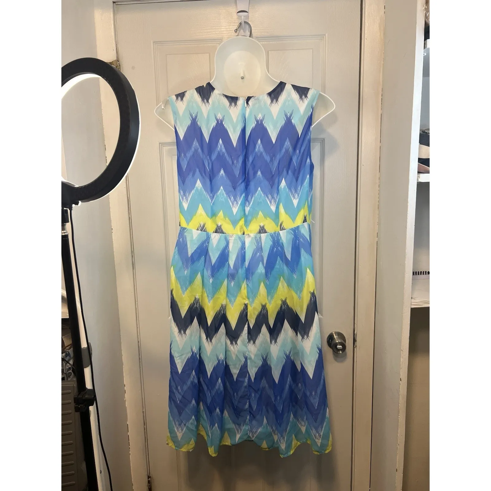 Dress Barn Size 16 Polyester Sleeveless Multi Colored Blue And Yellow Dress - Image 2