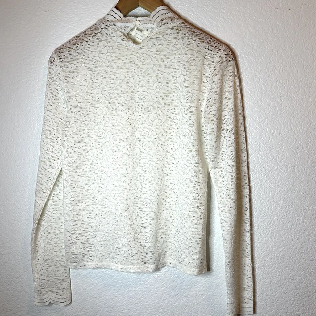 ARIZONA JEANS White Lace Ruffle Top - Image 5