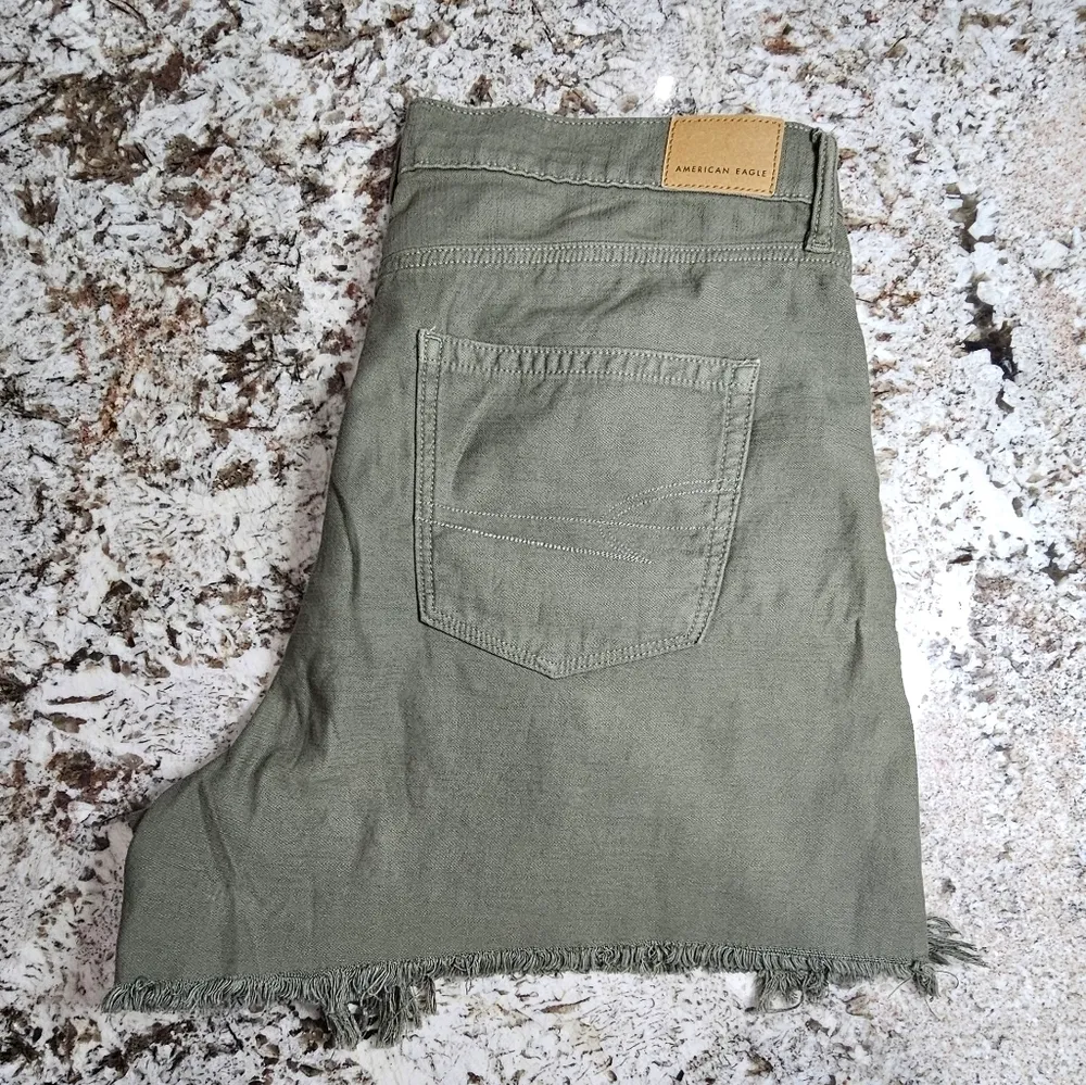 American Eagle Highest Rise Mom Shorts Green Size 14 - Image 2