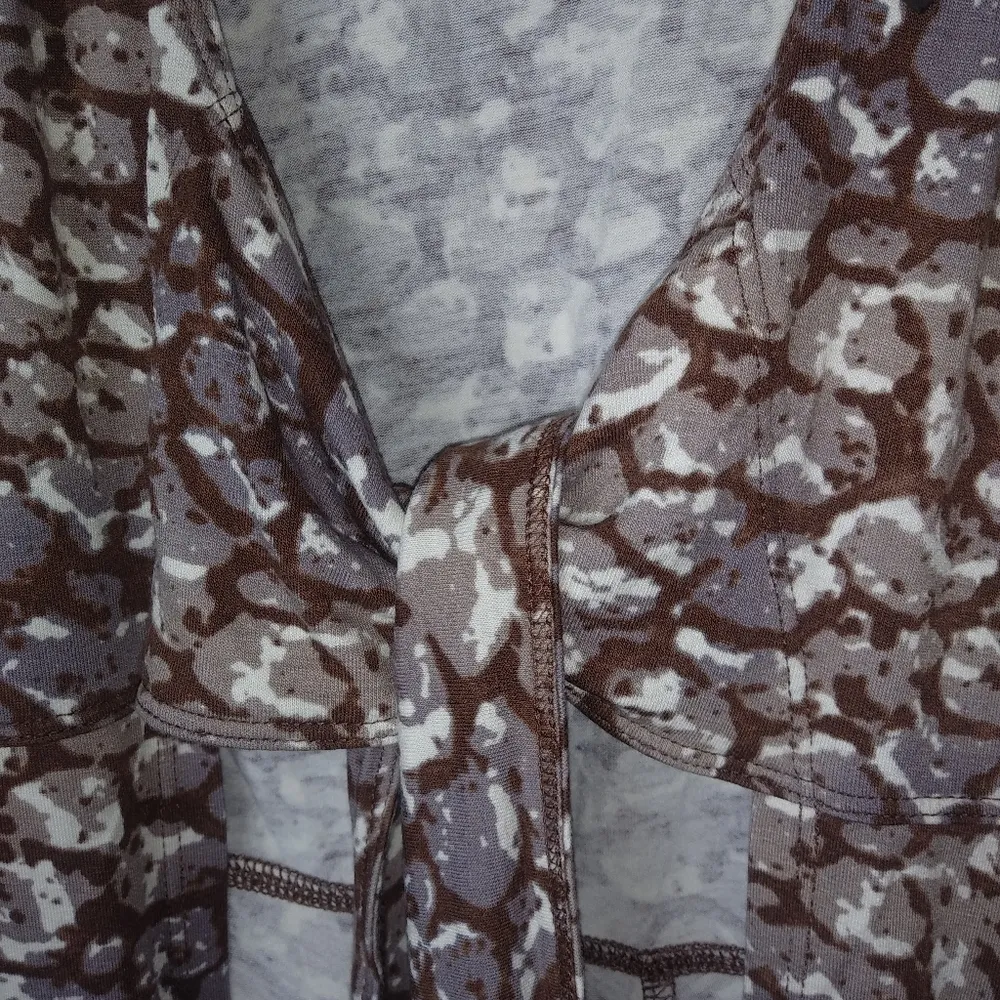 CAbi  XS Taupe Reptile Tie Front Tank Jacket Set Top - Image 11