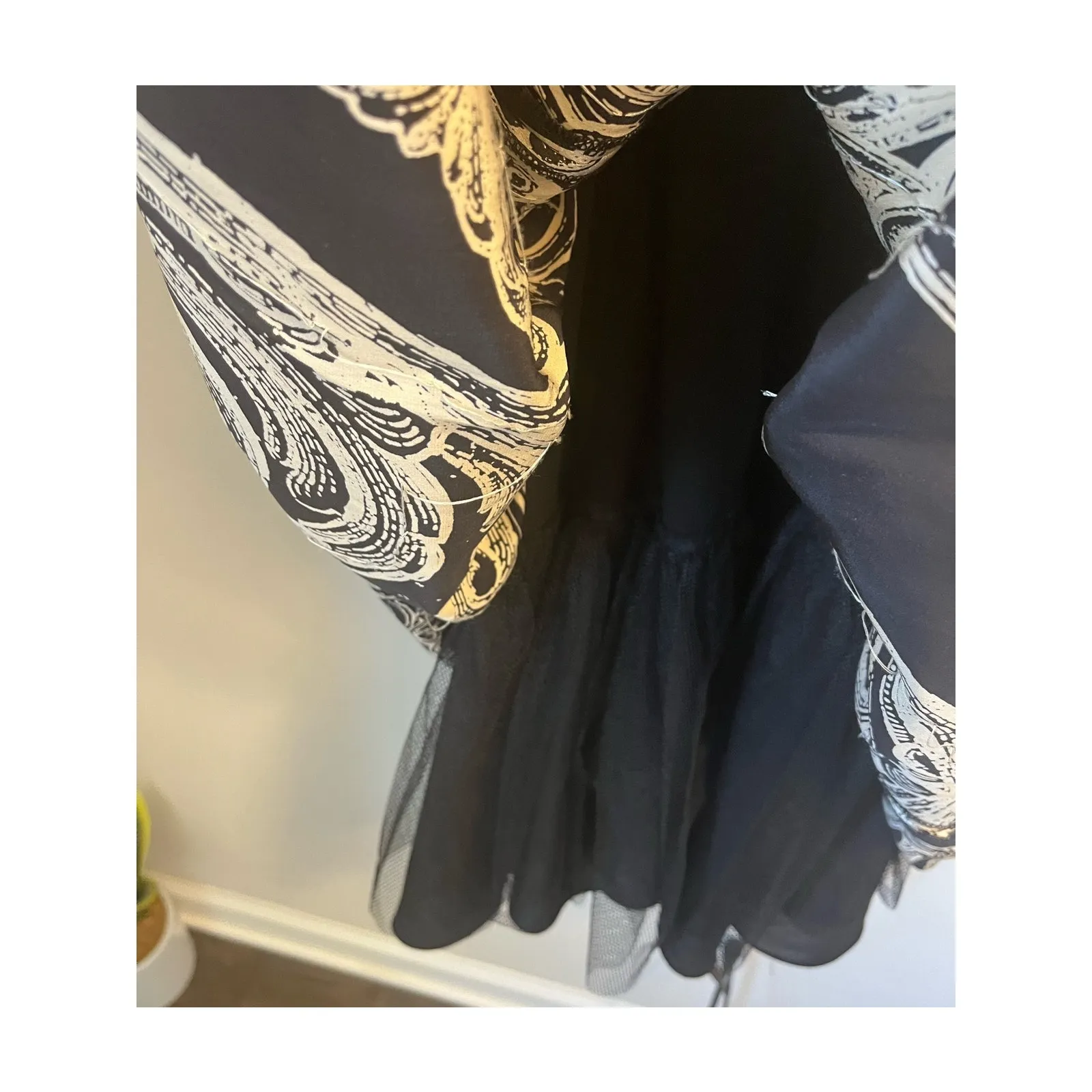 Adrianna Papell Occasions Halter Silk Dress Black & White Print Beaded sz. 8 - Image 7