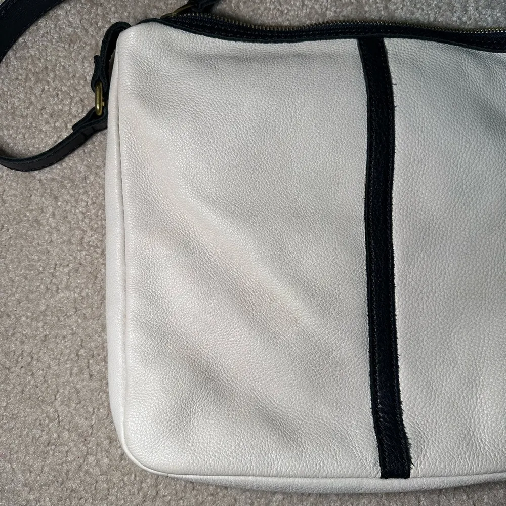 Fossil Erin Leather Colorblock Crossbody Purse Bag Messenger Cream Brown Pockets - Image 5