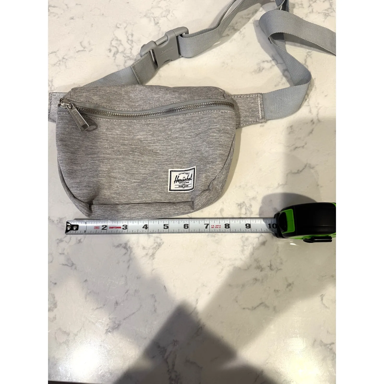 Herschel Fifteen Hip Pack light grey crosshatch material crossbody Fanny pack Gray - Image 8