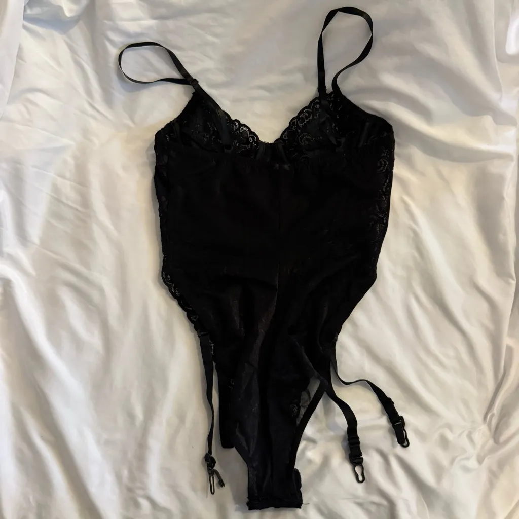 Like New Vintage Fredericks of Hollywood Mesh and Lace Teddy with Garters - Image 2