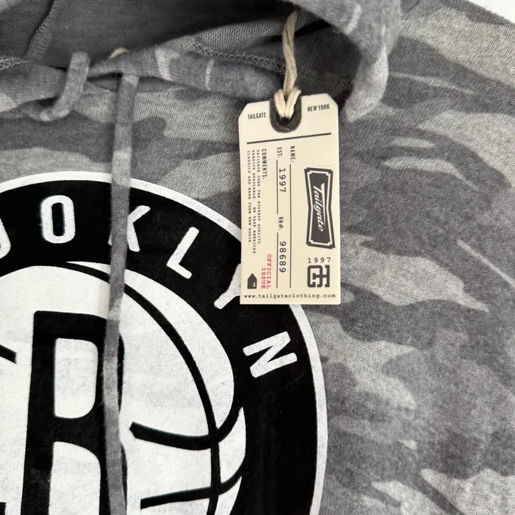 Tailgate Brooklyn Nets Soft Gray Camo Hooded Sweater Size S - Image 6