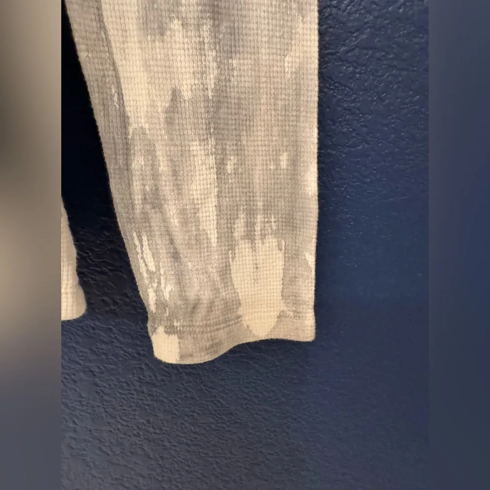 Affliction American Customs God Built Women's White Gray Hoodie Size Medium - Image 8