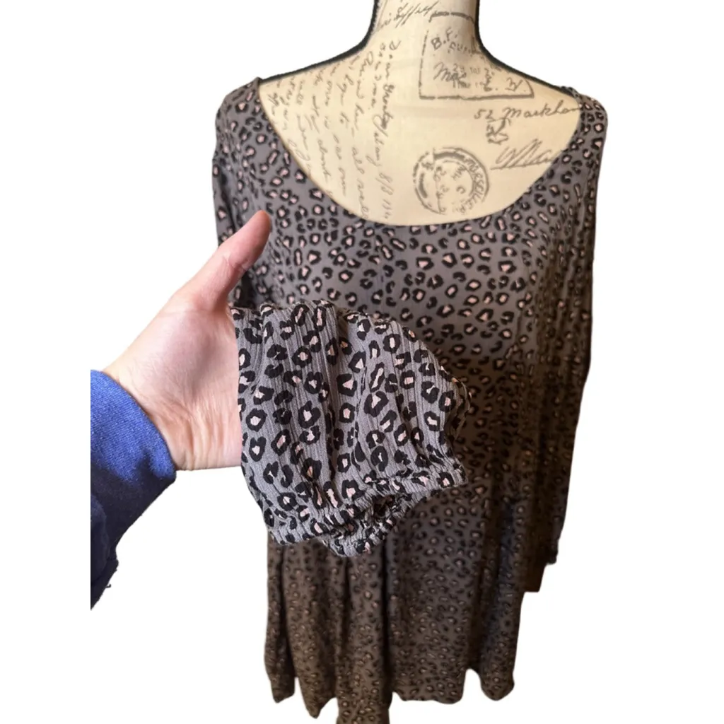 Torrid Size 5 Cheetah Print Blouse - Image 6