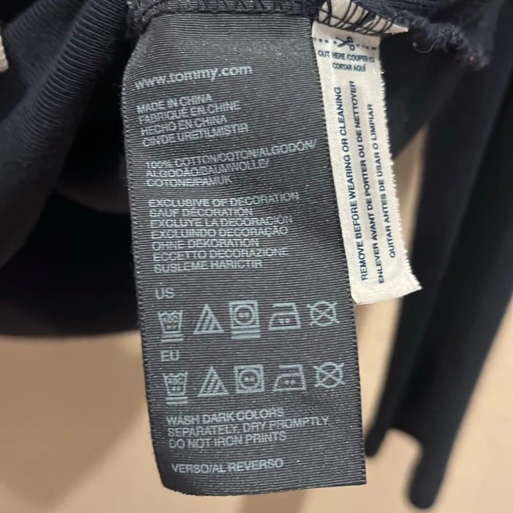 Tommy Hilfiger Women’s Navy Blue V Neck Long Sleeve T Shirt Size Medium - Image 5