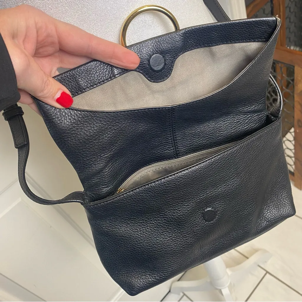 Vince Camuto black pebbled leather crossbody purse flap front bag gold hardware - Image 5