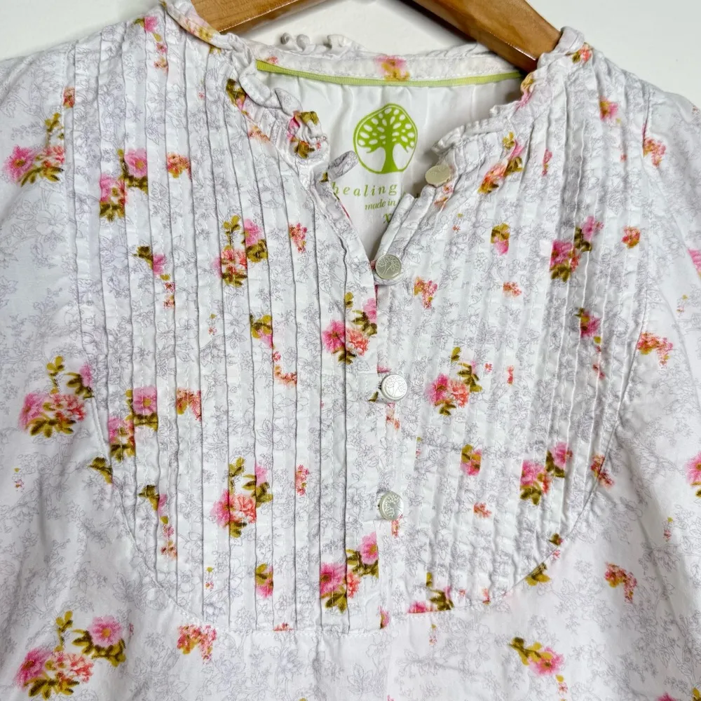 Healing Hands Feminine Floral Scrub Top Women’s Size XS Pintuck Ruffle Cotton - Image 2