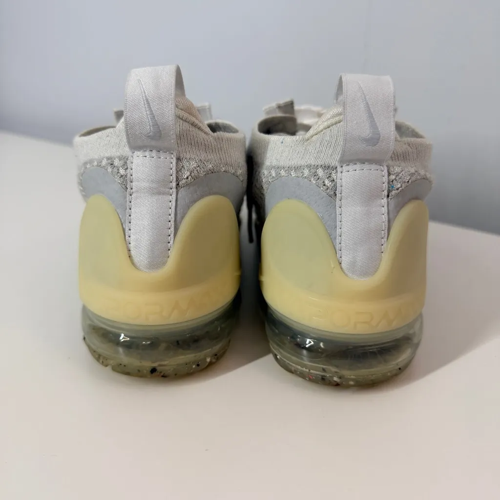 Nike Air VaporMax 2021 Flyknit in the "White/Pure Platinum" Size 6.5 US Women - Image 3