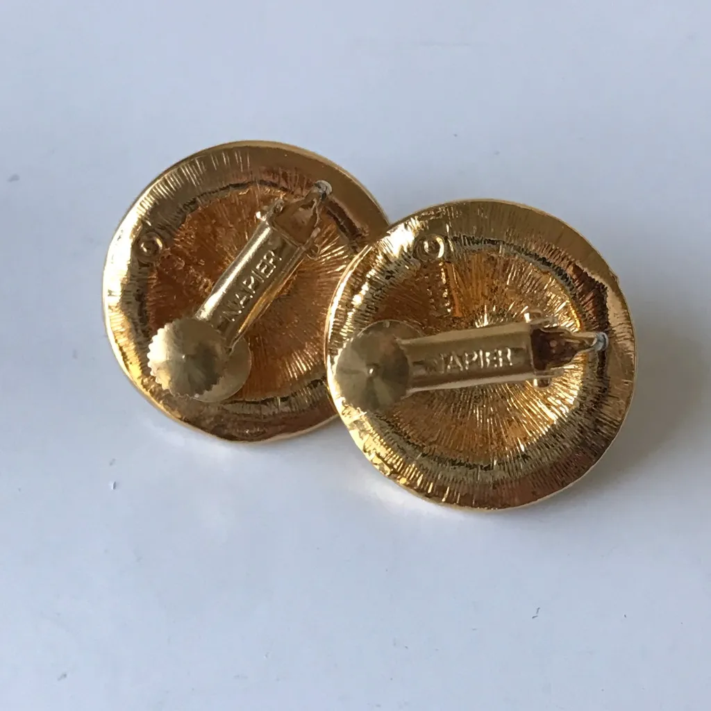 Vintage Gold Tone Round Faux Pearl Clip On Earrings - Image 5