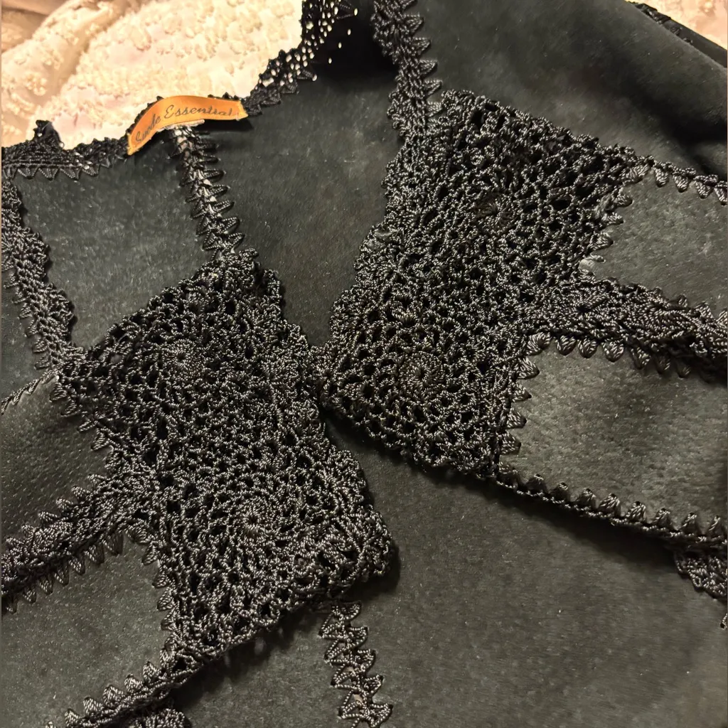 Suede Essentials Black Cropped Jacket Cardigan Size M - Image 7