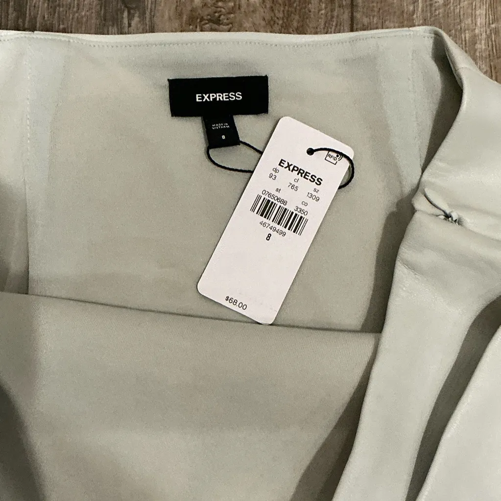 Express Cream Faux Leather Mini Skirt Size 8 - Image 3