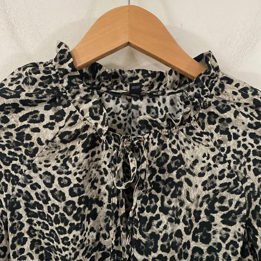 Banana Republic leopard print ruffled voluminous sleeve v-neck maxi dress size 6 - Image 5