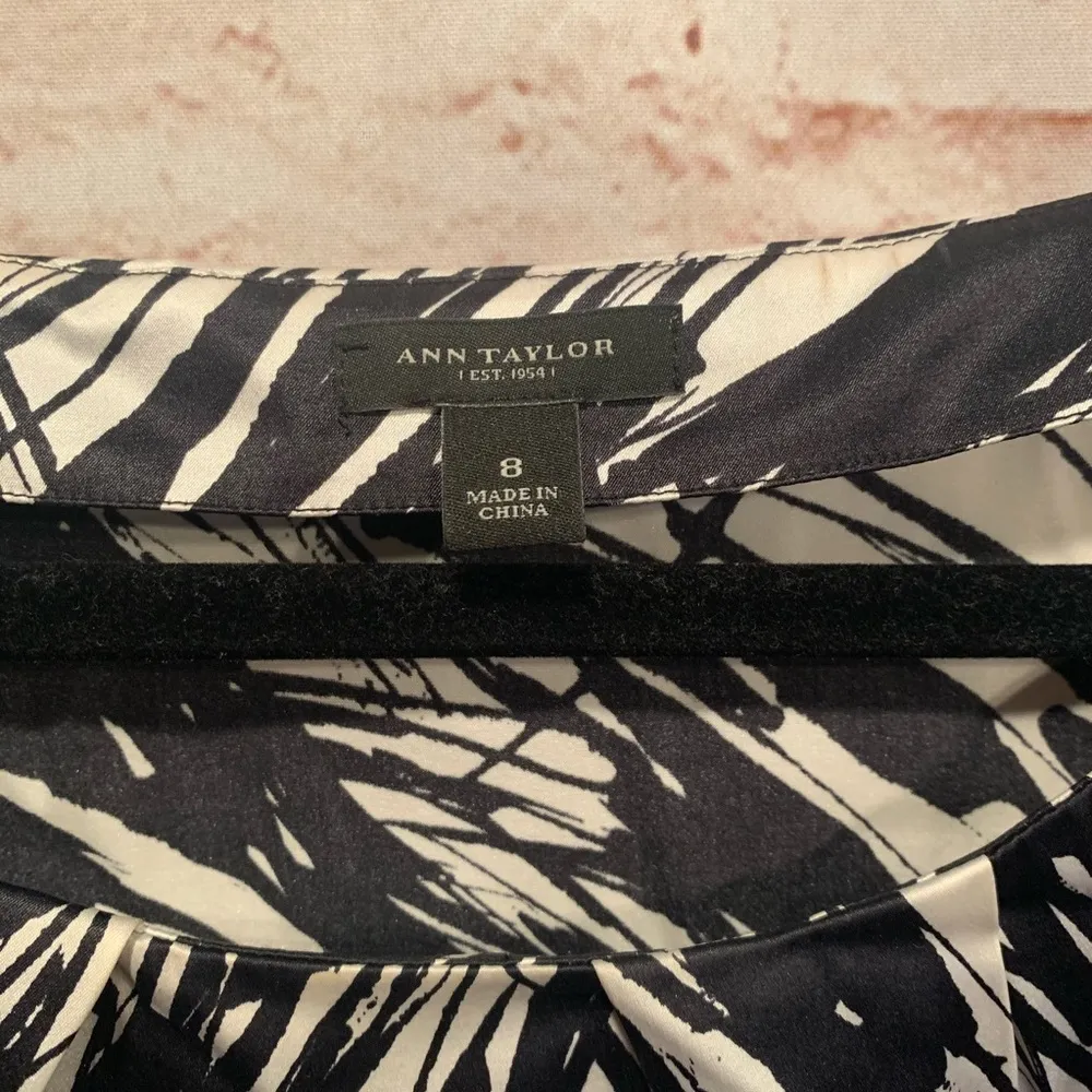 Ann Taylor silk blend career blouse 8 black white - Image 3