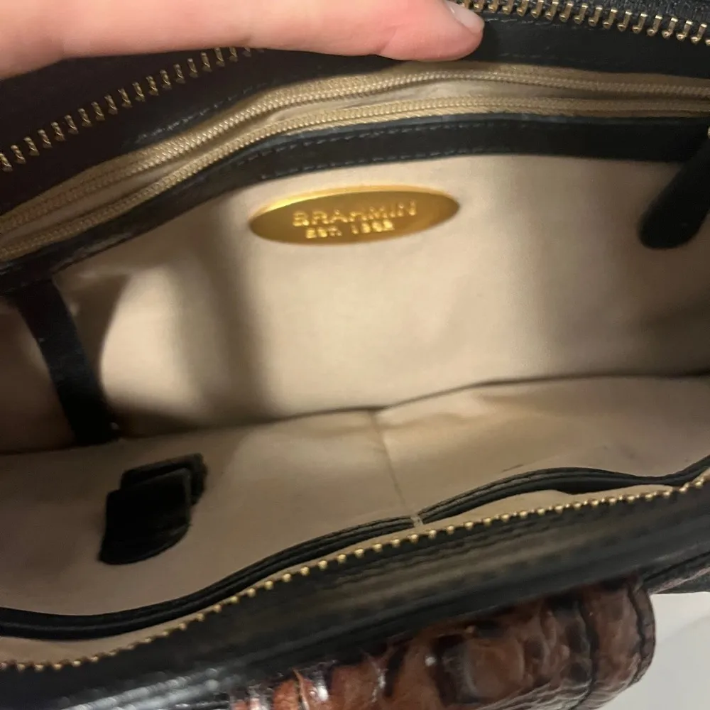 Vtg Brahmin Mock Alligator Crocodile Leather Baguette Shoulder Purse - Image 2