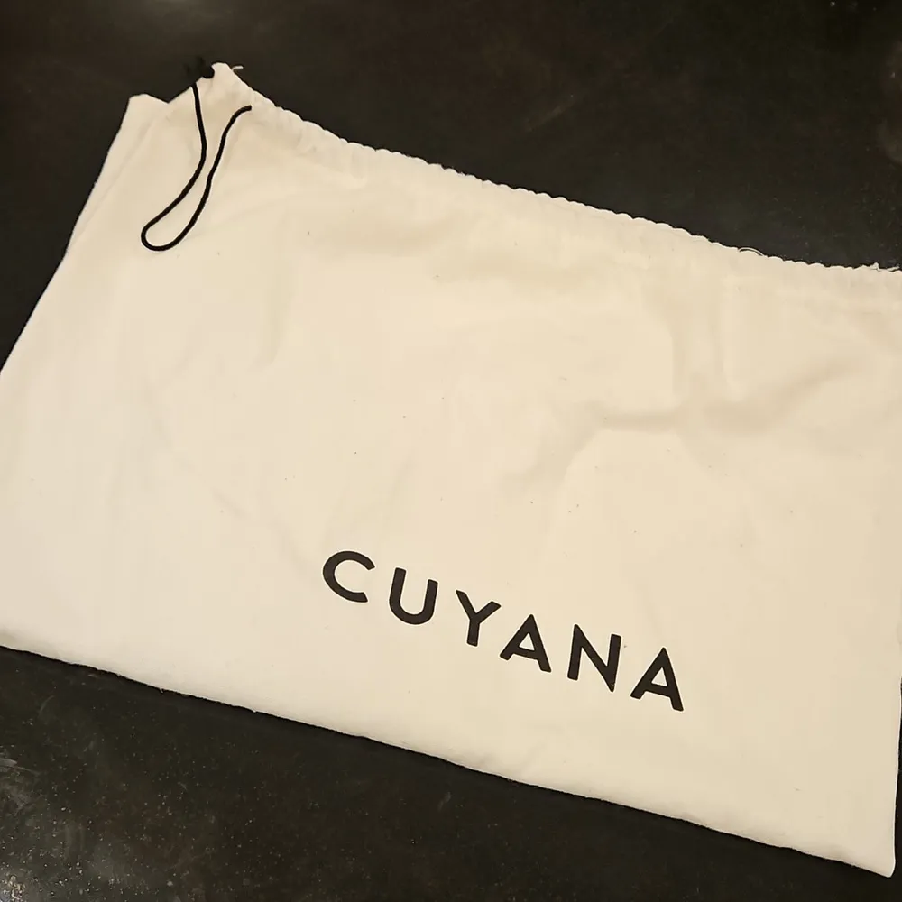 💕CUYANA💕 Pebbled Leather Tall Tote Bag ~ Military Green/Gray - Image 11